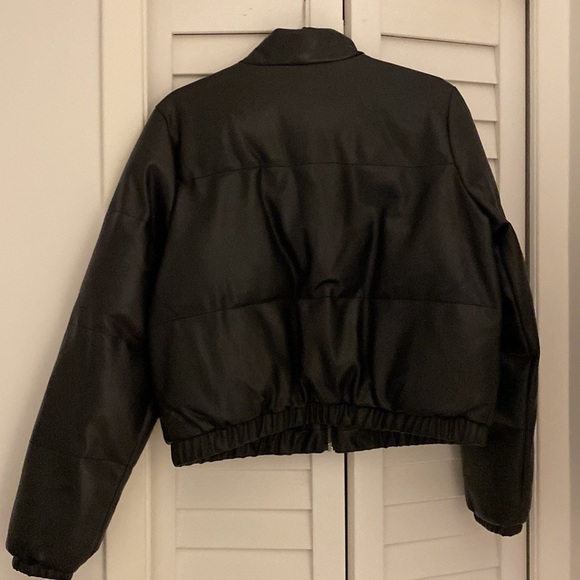 Cropped leather bomber jacket - Picture 3 of 5